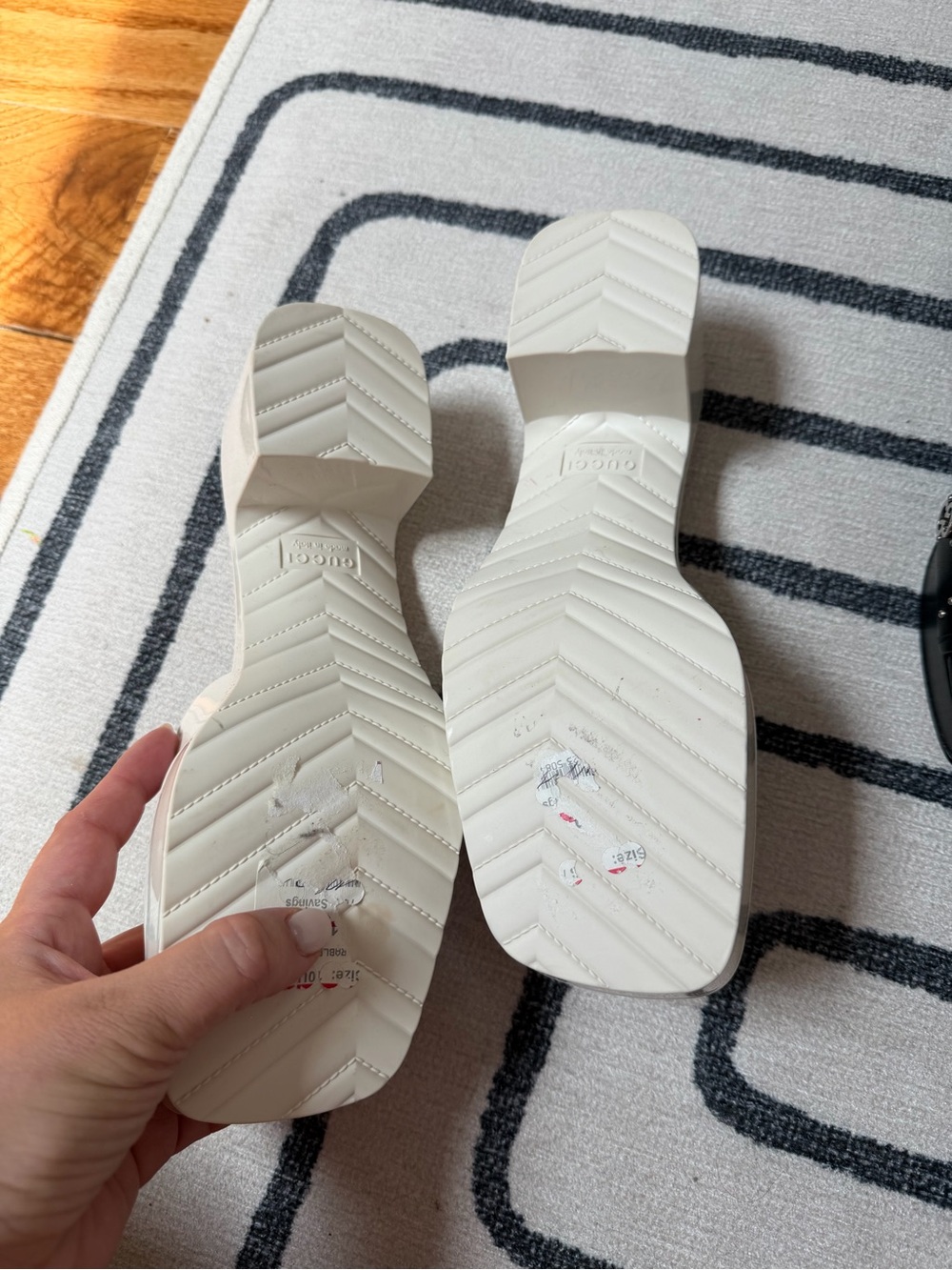 Gucci Cream Embossed Logo platform slide - Picture 2 of 3
